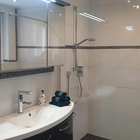 Fruehling In Der Waldrand Mit Grossem Garten Bad Wünnenberg