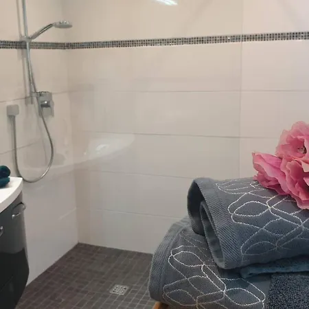 Fruehling In Der Waldrand Mit Grossem Garten Lejlighed *