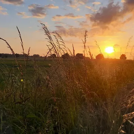 Lejlighed Fruehling In Der Waldrand Mit Grossem Garten