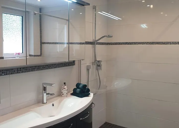 Fruehling In Der Waldrand Mit Grossem Garten Bad Wünnenberg