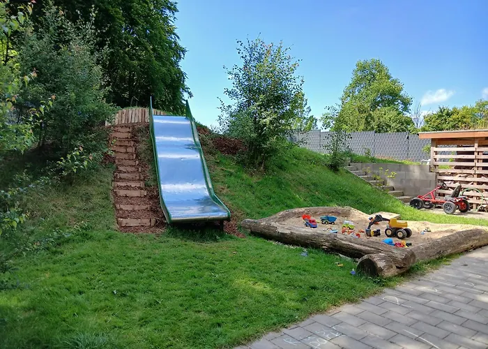Fruehling In Der Waldrand Mit Grossem Garten * Bad Wünnenberg